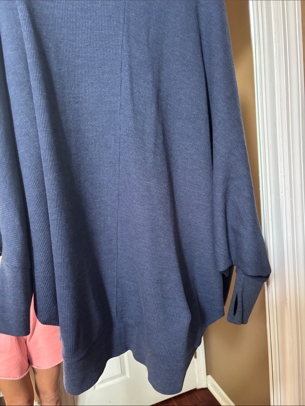 Blue rounded sweater - Picture 6 of 6